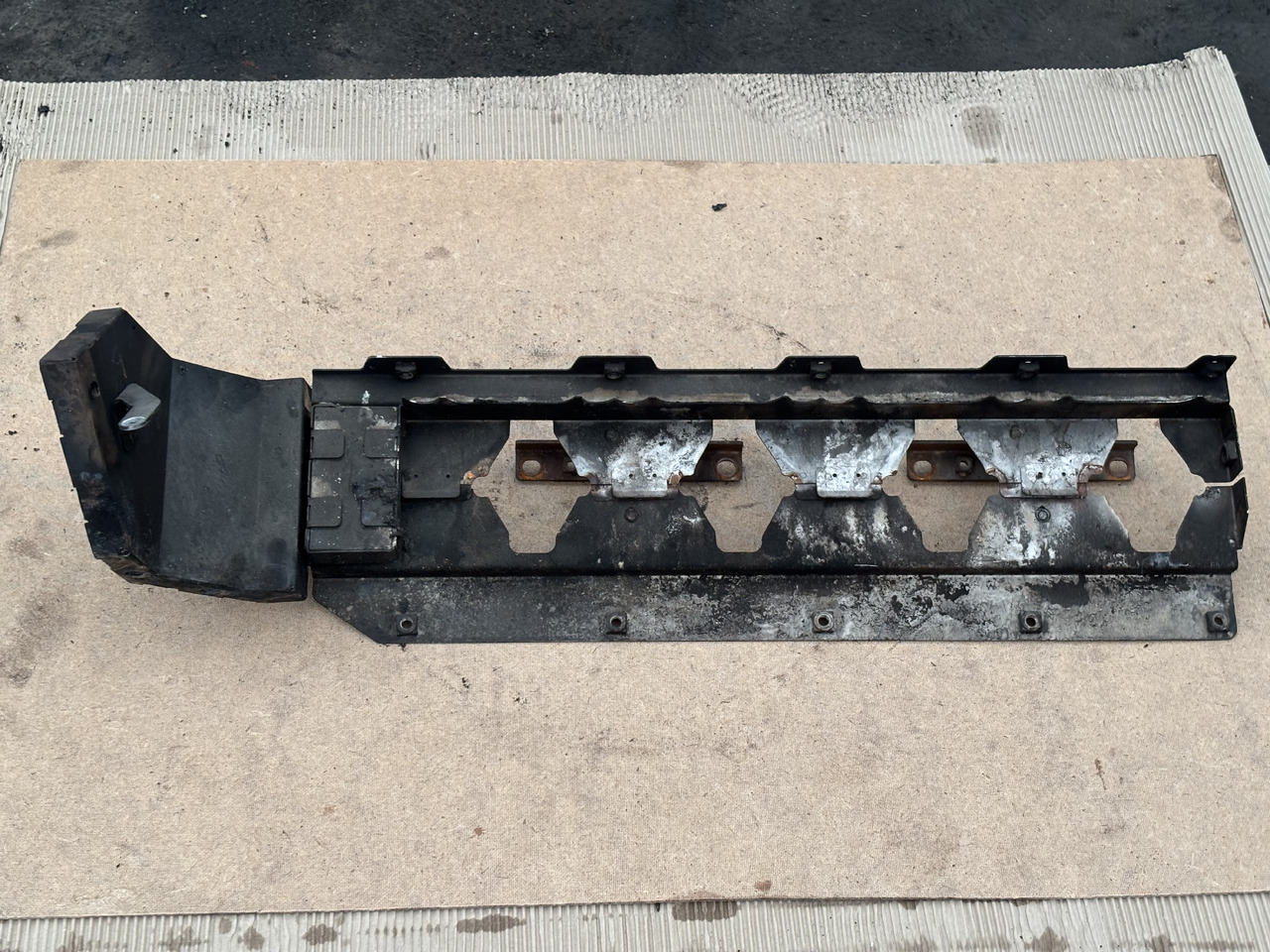 Claas Lexion 780 Izolacja Silnika Pokrywa Maska Obudowa Tylna 00 0781 205 0  0007812050 - Capot pour Moissonneuse-batteuse: photos 3 Claas Lexion 780 Izolacja Silnika Pokrywa Maska Obudowa Tylna 00 0781 205 0  0007812050 - Capot pour Moissonneuse-batteuse: photos 3