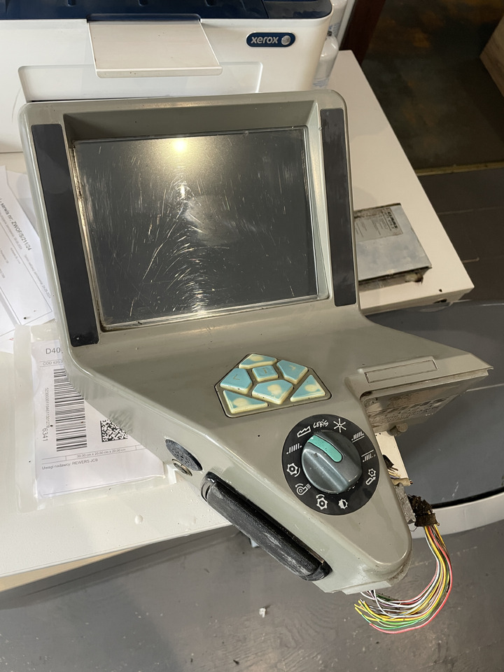 Claas Lexion - monitor Cebis IMO komputer - 013322.3 - Cabine et intérieur pour Machine agricole: photos 1 Claas Lexion - monitor Cebis IMO komputer - 013322.3 - Cabine et intérieur pour Machine agricole: photos 1