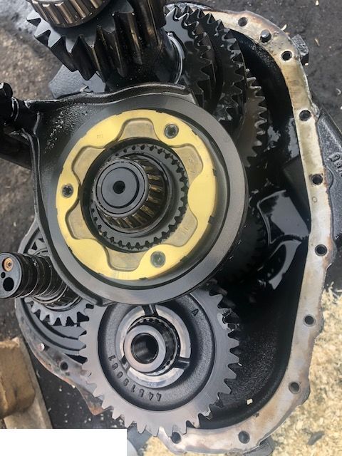 Claas Ranger - Skrzynia International Ratio 1:1 - Boîte de vitesse pour Chariot télescopique: photos 5 Claas Ranger - Skrzynia International Ratio 1:1 - Boîte de vitesse pour Chariot télescopique: photos 5