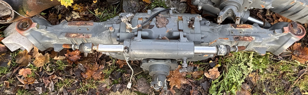 Claas Scorpion 635 Centralna Środkowa Obudowa Osi Przedniej 0019242110 00 1924 211 0 - Essieu avant pour Tracteur agricole: photos 1 Claas Scorpion 635 Centralna Środkowa Obudowa Osi Przedniej 0019242110 00 1924 211 0 - Essieu avant pour Tracteur agricole: photos 1