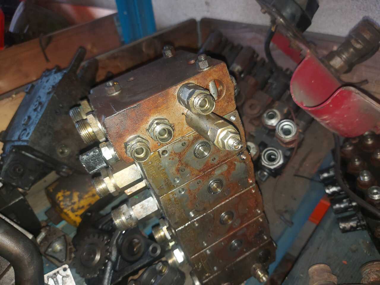 Claas Targo rozdzielacz częśc - Valve hydraulique pour Machine agricole: photos 1 Claas Targo rozdzielacz częśc - Valve hydraulique pour Machine agricole: photos 1