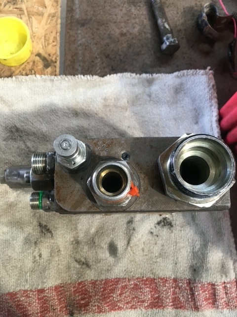 Claas Targo rozdzielacz częśc - Valve hydraulique pour Machine agricole: photos 2 Claas Targo rozdzielacz częśc - Valve hydraulique pour Machine agricole: photos 2