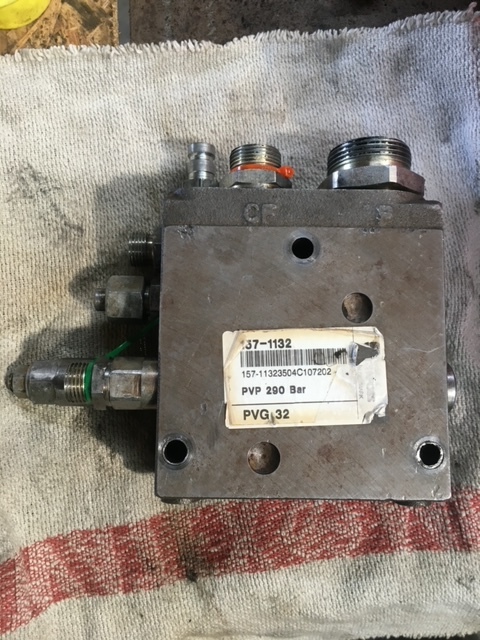 Claas Targo rozdzielacz częśc - Valve hydraulique pour Machine agricole: photos 3 Claas Targo rozdzielacz częśc - Valve hydraulique pour Machine agricole: photos 3