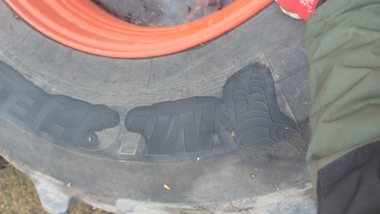 Claas Xerion - koła felgi opony 800/70R38 800/70/38 - Jante pour Machine agricole: photos 5 Claas Xerion - koła felgi opony 800/70R38 800/70/38 - Jante pour Machine agricole: photos 5