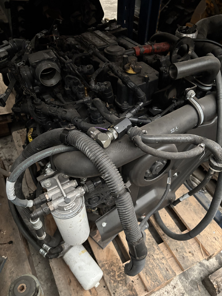 DEUTZ 3.6 75 KM (55.4 kW) Silnik CZĘŚCI Manitou MT1033TCD3.6L04 MT 1033 TCD 3.6 L04 C4DI90 - Moteur et pièces pour Engins de chantier: photos 2 DEUTZ 3.6 75 KM (55.4 kW) Silnik CZĘŚCI Manitou MT1033TCD3.6L04 MT 1033 TCD 3.6 L04 C4DI90 - Moteur et pièces pour Engins de chantier: photos 2