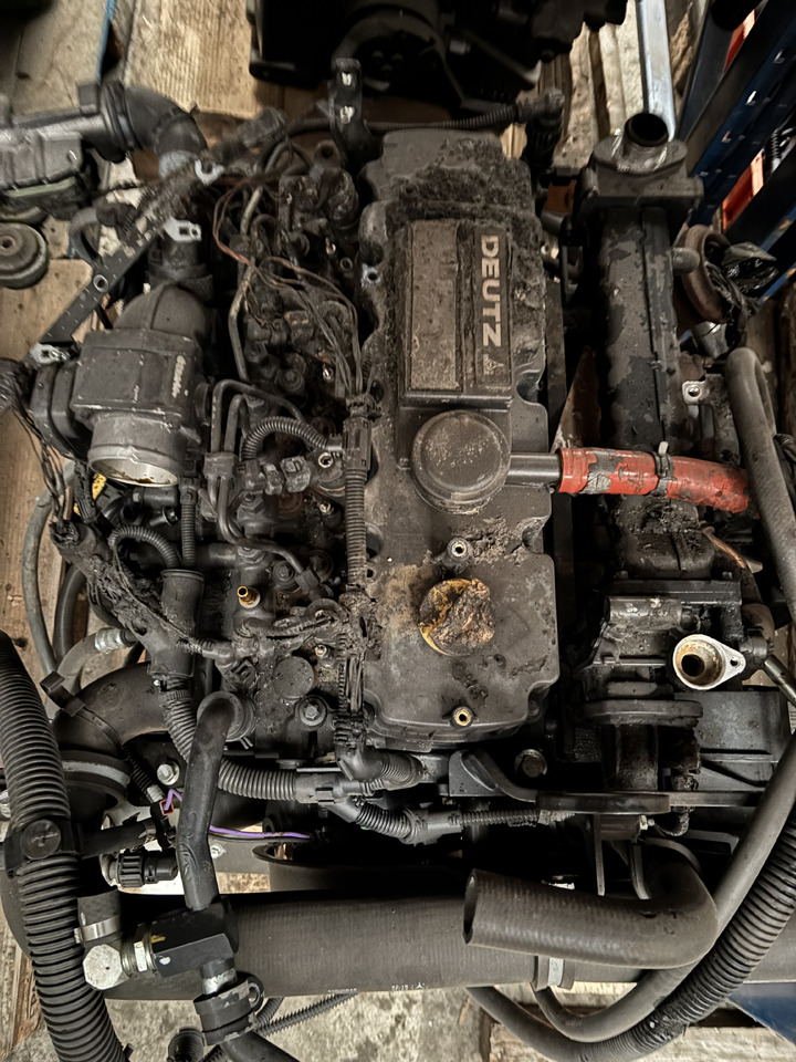 DEUTZ 3.6 75 KM (55.4 kW) Silnik CZĘŚCI Manitou MT1033TCD3.6L04 MT 1033 TCD 3.6 L04 C4DI90 - Moteur et pièces pour Engins de chantier: photos 3 DEUTZ 3.6 75 KM (55.4 kW) Silnik CZĘŚCI Manitou MT1033TCD3.6L04 MT 1033 TCD 3.6 L04 C4DI90 - Moteur et pièces pour Engins de chantier: photos 3