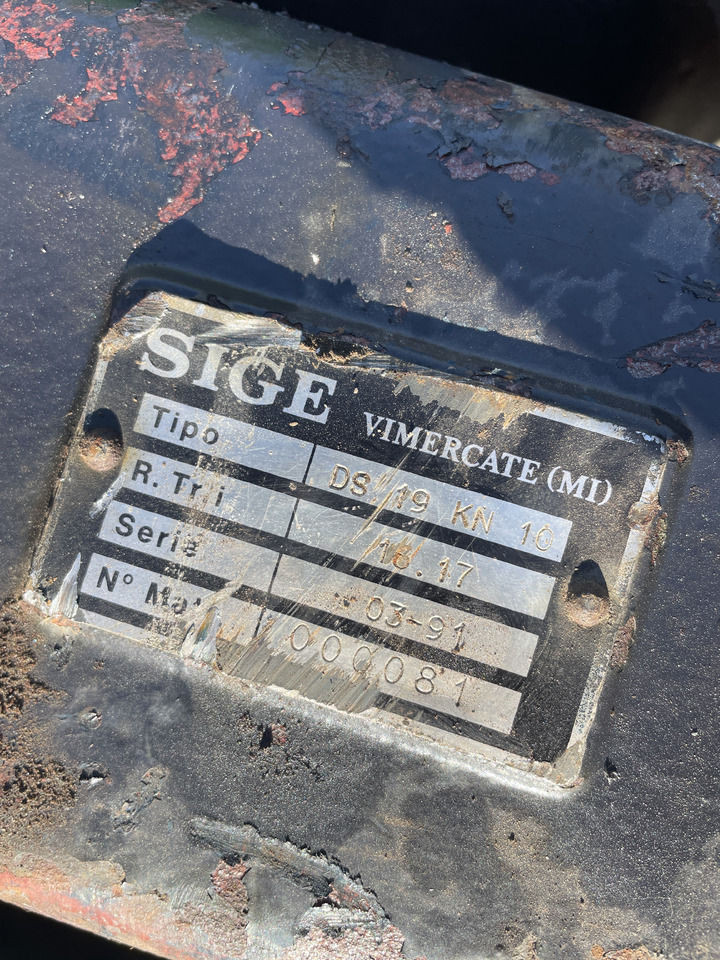 Deutz-Fahr Agrostar - most przedni Sige DS19 KN10 DS19KN10 - Essieu avant pour Machine agricole: photos 2 Deutz-Fahr Agrostar - most przedni Sige DS19 KN10 DS19KN10 - Essieu avant pour Machine agricole: photos 2