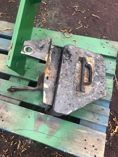 Fendt 311 , 312 LSA - Skrzynka Narzędziowa - Frame/ Châssis pour Tracteur agricole: photos 1 Fendt 311 , 312 LSA - Skrzynka Narzędziowa - Frame/ Châssis pour Tracteur agricole: photos 1