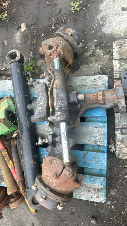 Fendt Vario 209 tms most przedni części. - Essieu avant pour Machine agricole: photos 2 Fendt Vario 209 tms most przedni części. - Essieu avant pour Machine agricole: photos 2