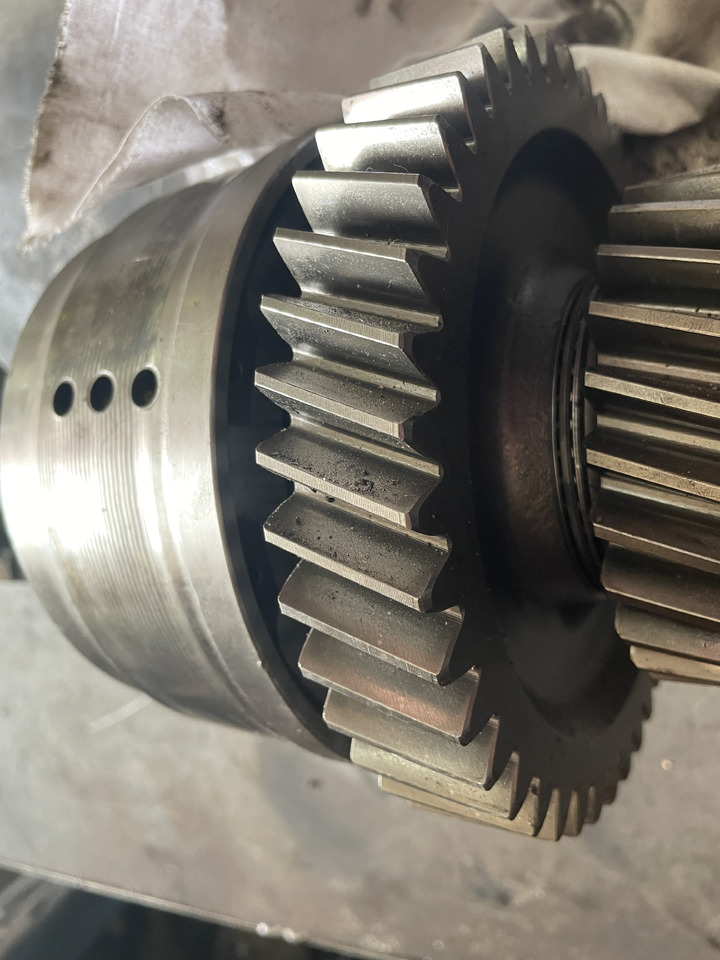 JCB 535 527 - wałek skrzyni biegów 459M5153 - Boîte de vitesse et pièces pour Matériel de manutention: photos 3 JCB 535 527 - wałek skrzyni biegów 459M5153 - Boîte de vitesse et pièces pour Matériel de manutention: photos 3