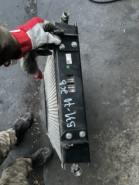 Jcb 531-70 , Jcb 541-70 tier 4 chłodnica oleju - Radiateur d'huile pour Chariot télescopique: photos 5 Jcb 531-70 , Jcb 541-70 tier 4 chłodnica oleju - Radiateur d'huile pour Chariot télescopique: photos 5