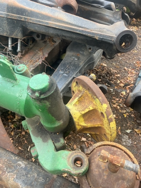 John Deere 1065 | 1075 - Zwrotnica | Piasta - Fusée d'essieu pour Machine agricole: photos 2 John Deere 1065 | 1075 - Zwrotnica | Piasta - Fusée d'essieu pour Machine agricole: photos 2
