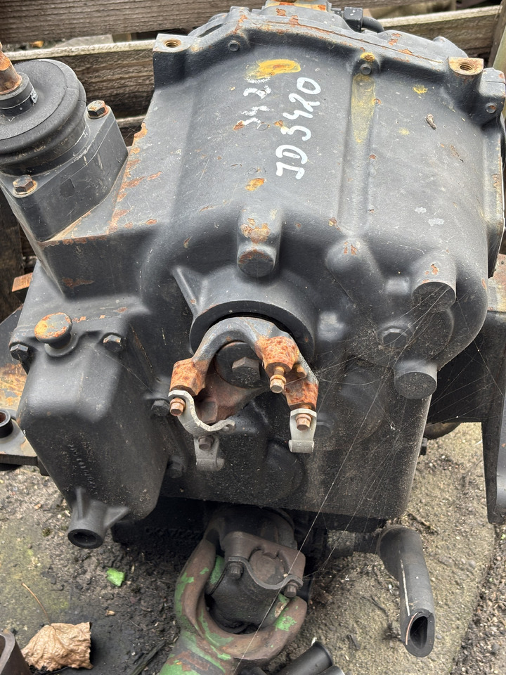 John Deere 3200 3215 3220 3415 3420 Skrzynia Biegów TURNER COM-T4-2030 AZ54187 - Boîte de vitesse pour Machine agricole: photos 2 John Deere 3200 3215 3220 3415 3420 Skrzynia Biegów TURNER COM-T4-2030 AZ54187 - Boîte de vitesse pour Machine agricole: photos 2