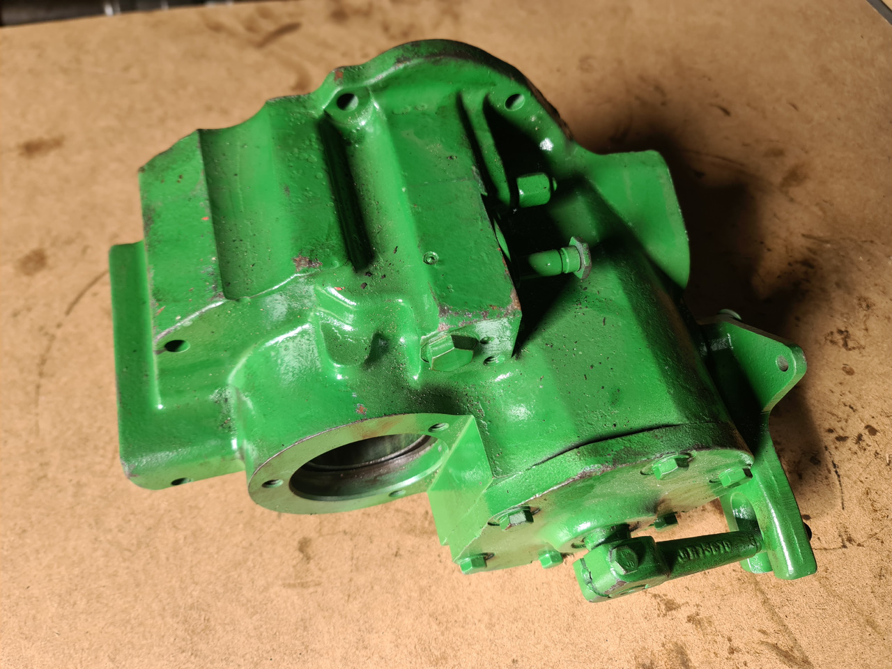 John Deere 4055 4255 4455 Osłona Spręgła R111121 R114285 RE19177 R81153 - Embrayage et pièces pour Machine agricole: photos 1 John Deere 4055 4255 4455 Osłona Spręgła R111121 R114285 RE19177 R81153 - Embrayage et pièces pour Machine agricole: photos 1