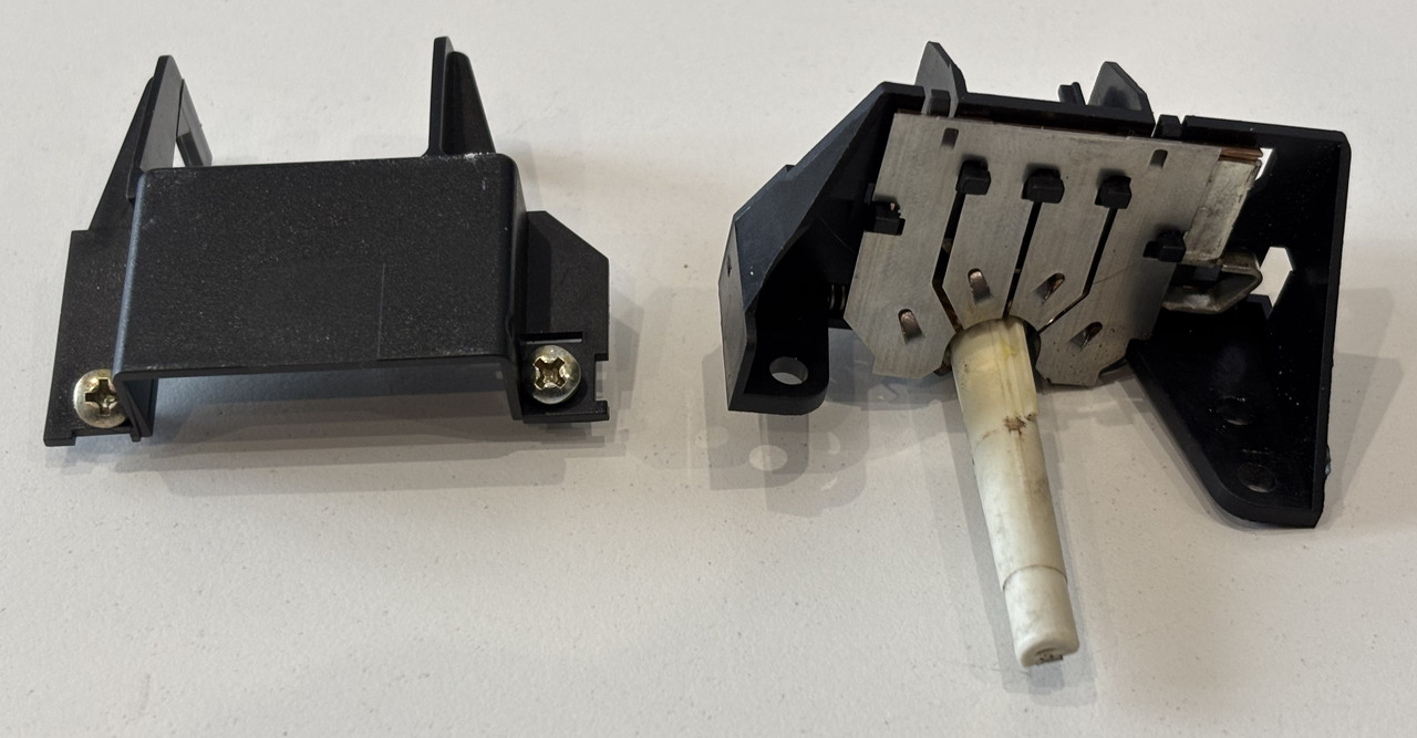 John Deere 6110 6210 Przełącznik Osłona AL77714 L80395 - Système électrique pour Machine agricole: photos 2 John Deere 6110 6210 Przełącznik Osłona AL77714 L80395 - Système électrique pour Machine agricole: photos 2