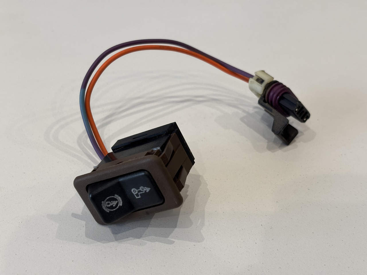 John Deere 6110 6210 Przełącznik Przycisk AL114044 - Système électrique pour Machine agricole: photos 1 John Deere 6110 6210 Przełącznik Przycisk AL114044 - Système électrique pour Machine agricole: photos 1