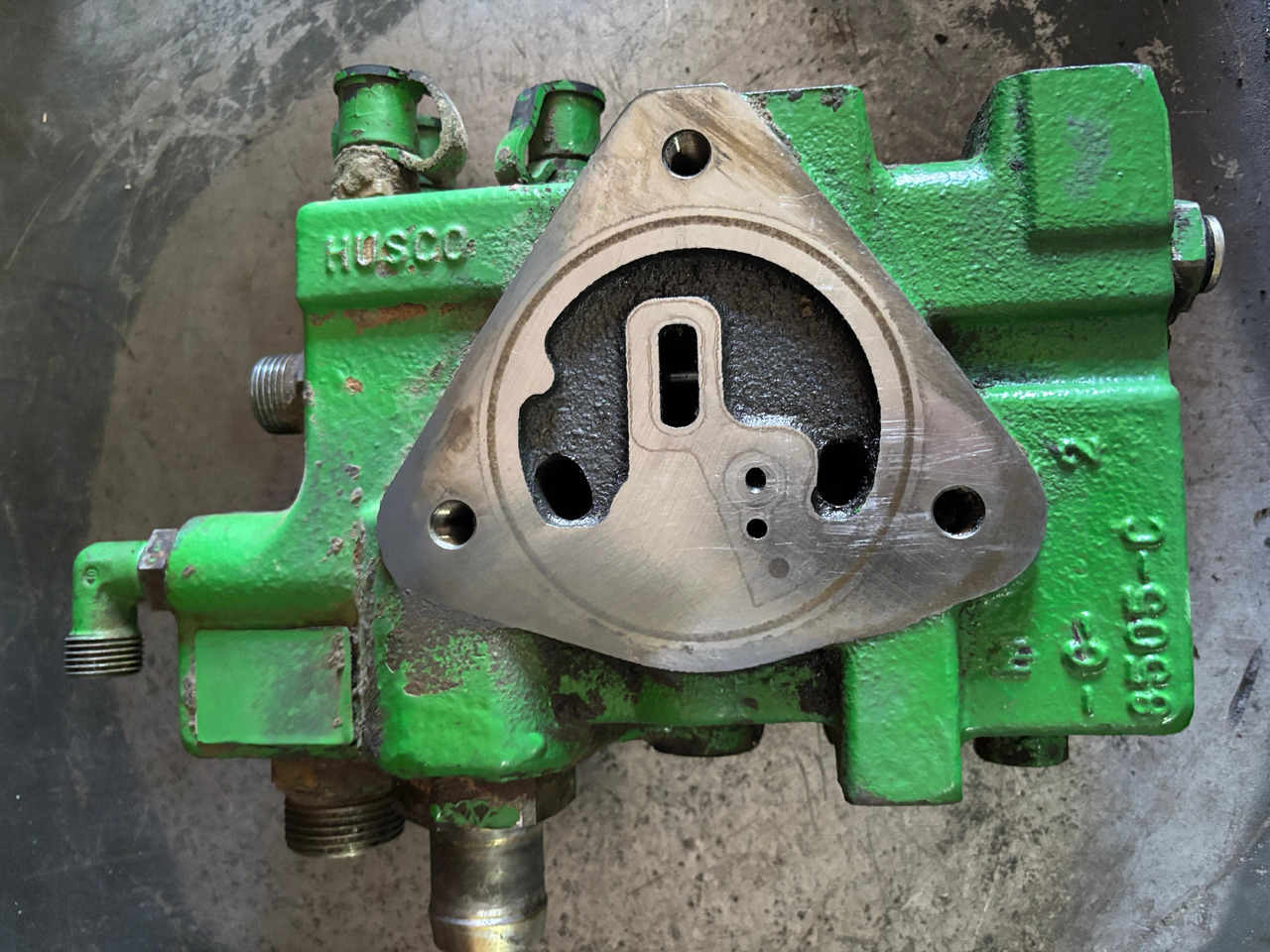 John Deere 6820 6920 Sekcja Rozdzielacza Zawór Priorytetowy AL153388 HUSCO 8505-C - Valve hydraulique pour Machine agricole: photos 1 John Deere 6820 6920 Sekcja Rozdzielacza Zawór Priorytetowy AL153388 HUSCO 8505-C - Valve hydraulique pour Machine agricole: photos 1