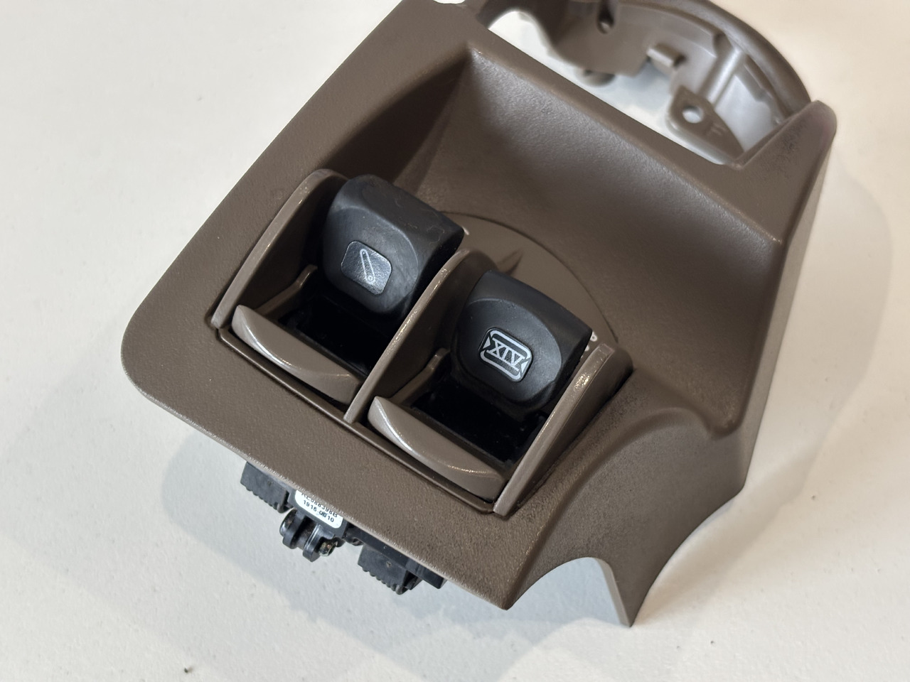 John Deere 6R 6xxx Przycisk Sterownik Kontroler Podnośnika SCV RE588398 - Système électrique pour Machine agricole: photos 3 John Deere 6R 6xxx Przycisk Sterownik Kontroler Podnośnika SCV RE588398 - Système électrique pour Machine agricole: photos 3