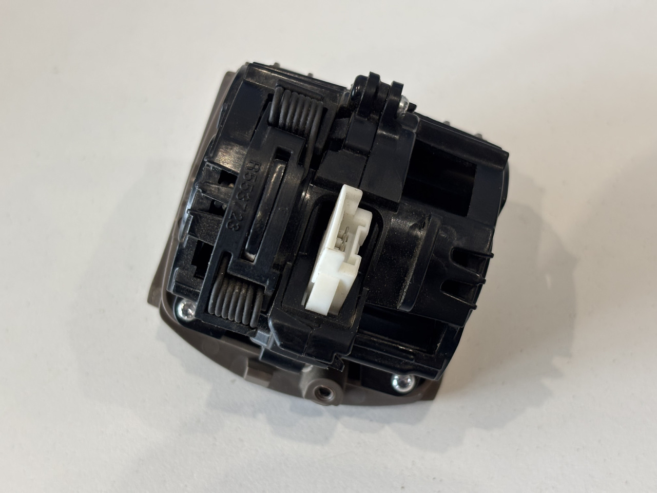 John Deere 6R 7M 6xxx 7xxx 8xxx 9xxx Lewy Moduł Sterujący Przełącznik RE588399 - Système électrique pour Machine agricole: photos 4 John Deere 6R 7M 6xxx 7xxx 8xxx 9xxx Lewy Moduł Sterujący Przełącznik RE588399 - Système électrique pour Machine agricole: photos 4