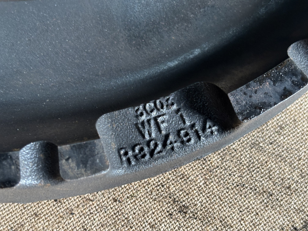 John Deere 7210 7230 7250 7R330 7R350 Docisk Hamulca Płytka R324914 - Pièces de frein pour Machine agricole: photos 2 John Deere 7210 7230 7250 7R330 7R350 Docisk Hamulca Płytka R324914 - Pièces de frein pour Machine agricole: photos 2