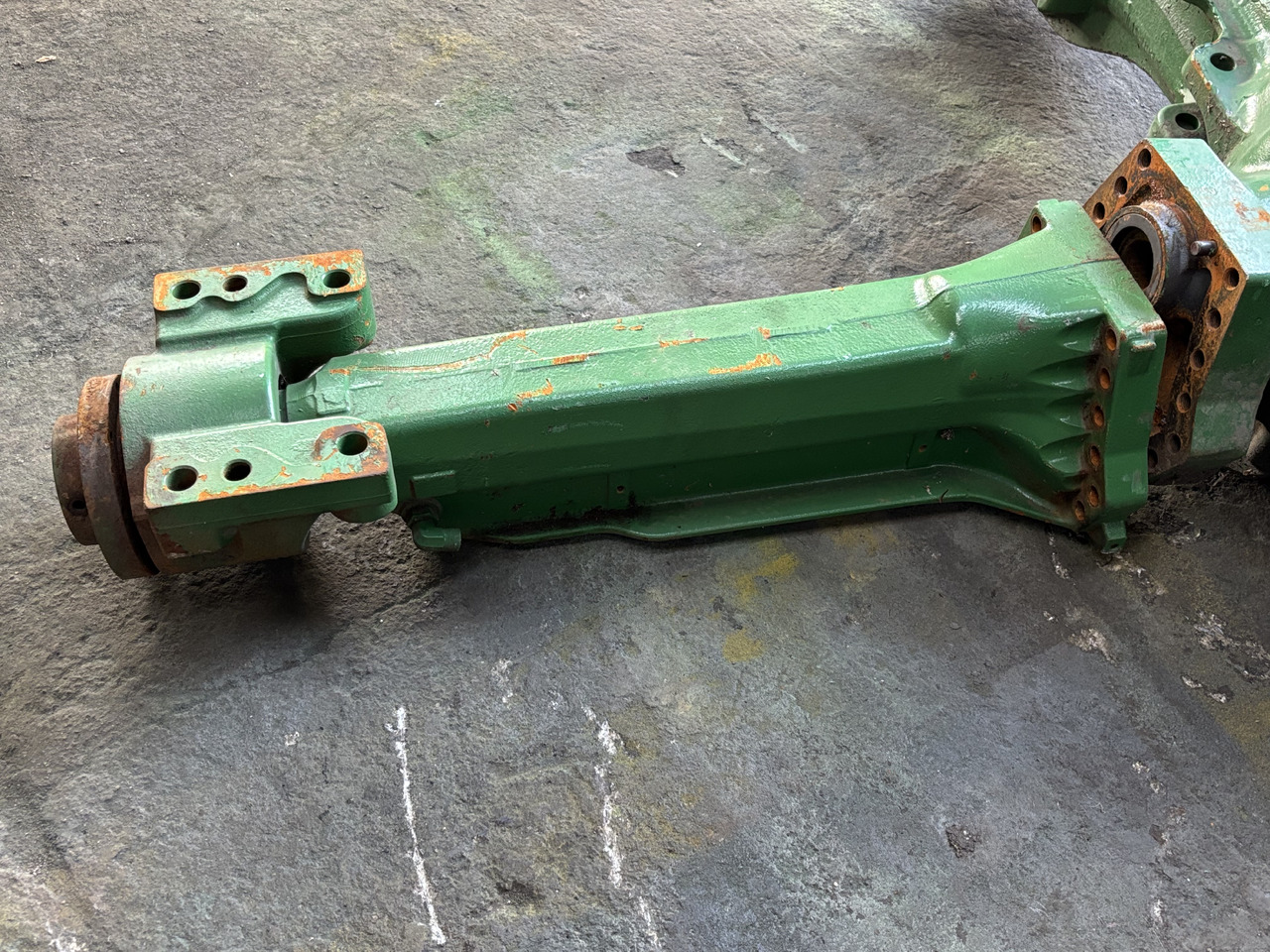 John Deere 7RXXX 7R330 7R 330 Obudowa przedniej osi R319072 R288788 - Essieu avant pour Machine agricole: photos 1 John Deere 7RXXX 7R330 7R 330 Obudowa przedniej osi R319072 R288788 - Essieu avant pour Machine agricole: photos 1