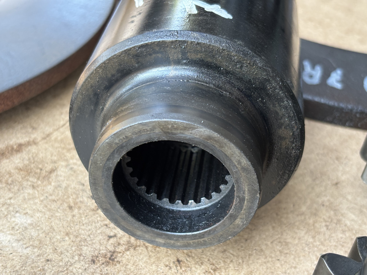 John Deere 7RXXX 7R330 7R 330 Sprzęgło wielowypustowe R298138 - Embrayage et pièces pour Machine agricole: photos 3 John Deere 7RXXX 7R330 7R 330 Sprzęgło wielowypustowe R298138 - Embrayage et pièces pour Machine agricole: photos 3