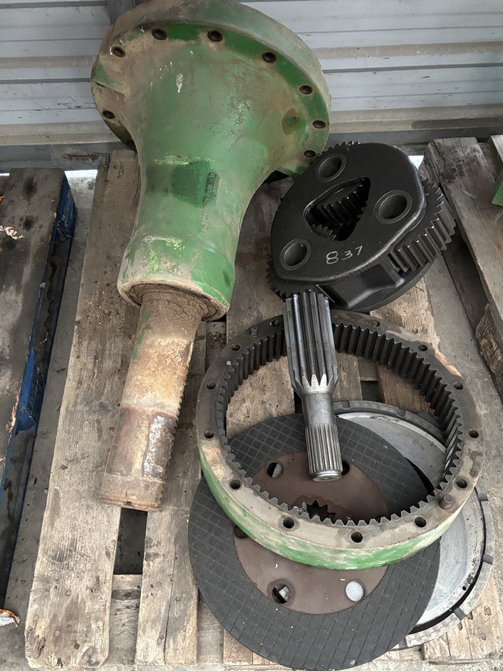 John Deere 8330 8370  Zwolnica Tylna Obudowa Wał R156486  R174225 R156486 R314670 R296985 R560119 - Moteur de translation pour Machine agricole: photos 5 John Deere 8330 8370  Zwolnica Tylna Obudowa Wał R156486  R174225 R156486 R314670 R296985 R560119 - Moteur de translation pour Machine agricole: photos 5