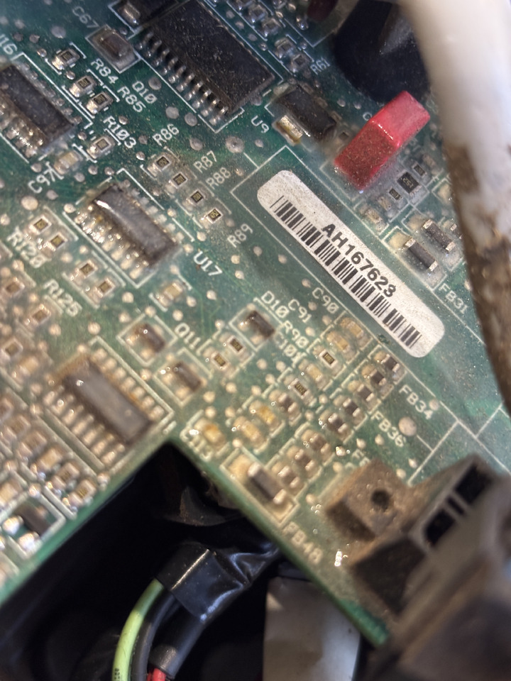 John Deere 9650 9750 STS CTS - płytka elektryczna podłokietnika AH167623 - Système électrique pour Tracteur agricole: photos 1 John Deere 9650 9750 STS CTS - płytka elektryczna podłokietnika AH167623 - Système électrique pour Tracteur agricole: photos 1