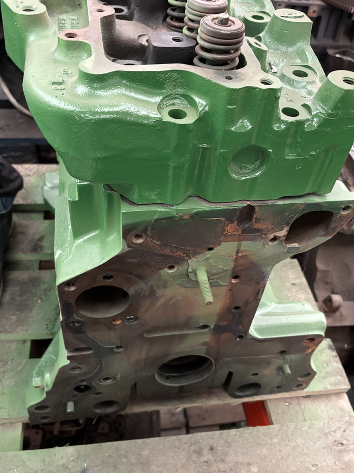 John Deere R121868 4039TL-006 4039TL 006 Blok Silnika R116569 R111949 Cylinder - Bloc-cylindres pour Machine agricole: photos 3 John Deere R121868 4039TL-006 4039TL 006 Blok Silnika R116569 R111949 Cylinder - Bloc-cylindres pour Machine agricole: photos 3