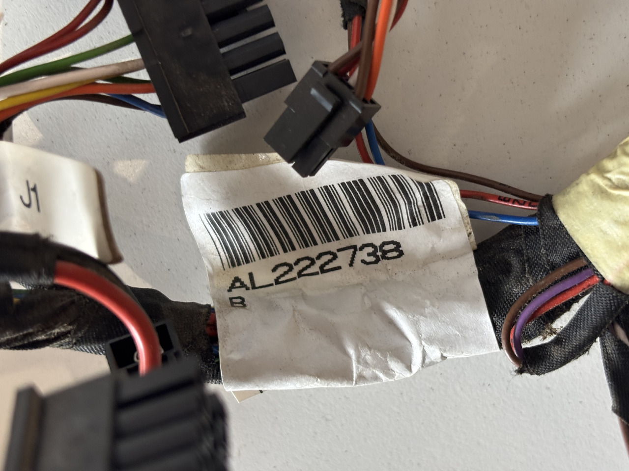 John Deere Wiązka Elektronika Kabli Podłokietnika NGOI MFTC AL222738 - Câble/ Fil pour Machine agricole: photos 5 John Deere Wiązka Elektronika Kabli Podłokietnika NGOI MFTC AL222738 - Câble/ Fil pour Machine agricole: photos 5