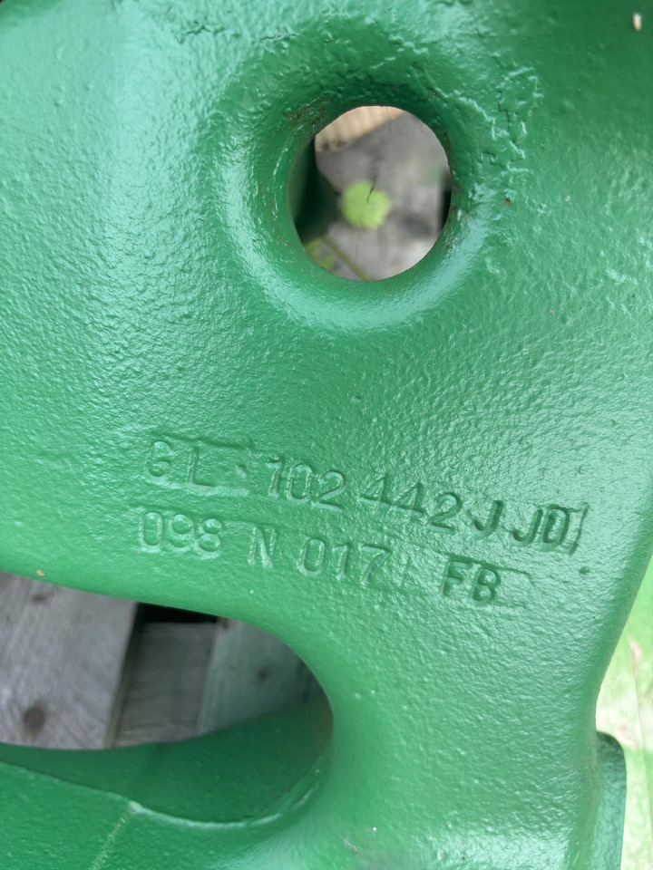 John Deere Wspornik przedniej osi AL82768 L102442 - Essieu avant pour Machine agricole: photos 2 John Deere Wspornik przedniej osi AL82768 L102442 - Essieu avant pour Machine agricole: photos 2