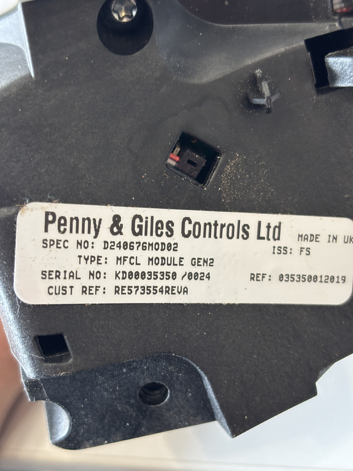 John Deere seria 6000 7000 8000 R - joystick 5-funkcyjny CommandARM RE573554 - Levier de vitesse pour Machine agricole: photos 5 John Deere seria 6000 7000 8000 R - joystick 5-funkcyjny CommandARM RE573554 - Levier de vitesse pour Machine agricole: photos 5