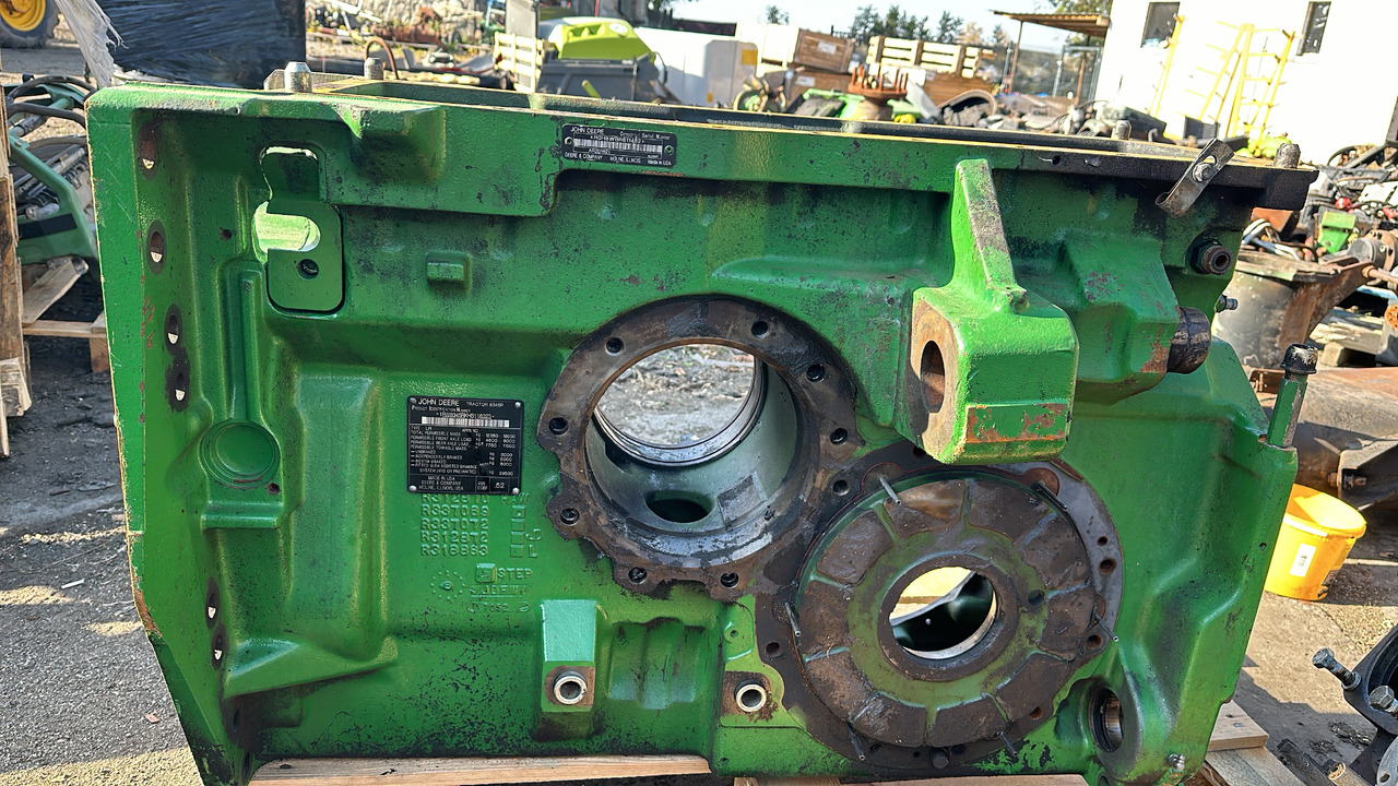 John deere 8345r miska olejowa obudowa mostu przedniego - Essieu et pièces pour Machine agricole: photos 4 John deere 8345r miska olejowa obudowa mostu przedniego - Essieu et pièces pour Machine agricole: photos 4