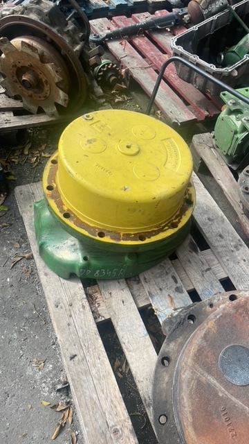 John deere 8430 , 8345r , 8360r zwolnica zwrotnica - Fusée d'essieu pour Machine agricole: photos 1 John deere 8430 , 8345r , 8360r zwolnica zwrotnica - Fusée d'essieu pour Machine agricole: photos 1