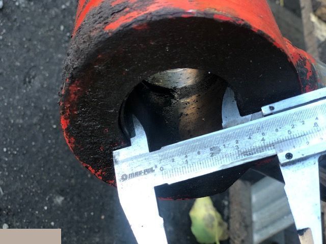 Manitou 524 - Siłownik Wychyłu Łyźki - Vérin hydraulique pour Machine agricole: photos 3 Manitou 524 - Siłownik Wychyłu Łyźki - Vérin hydraulique pour Machine agricole: photos 3