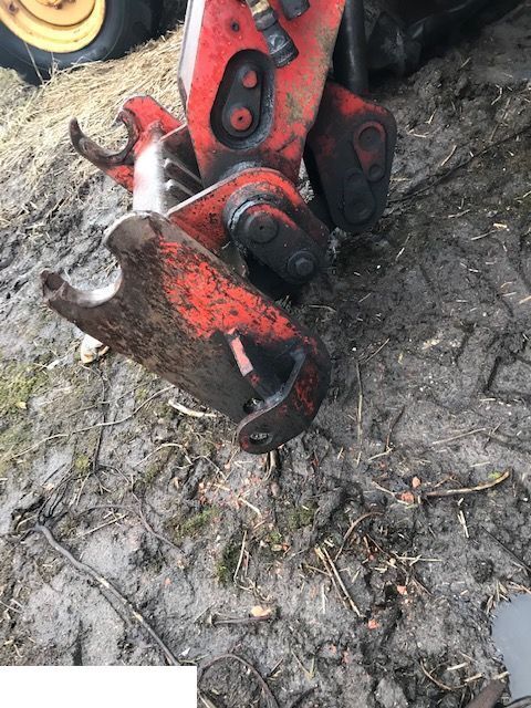 Manitou 626 - Siłownik Wychyłu Łyźki - Vérin hydraulique pour Machine agricole: photos 1 Manitou 626 - Siłownik Wychyłu Łyźki - Vérin hydraulique pour Machine agricole: photos 1