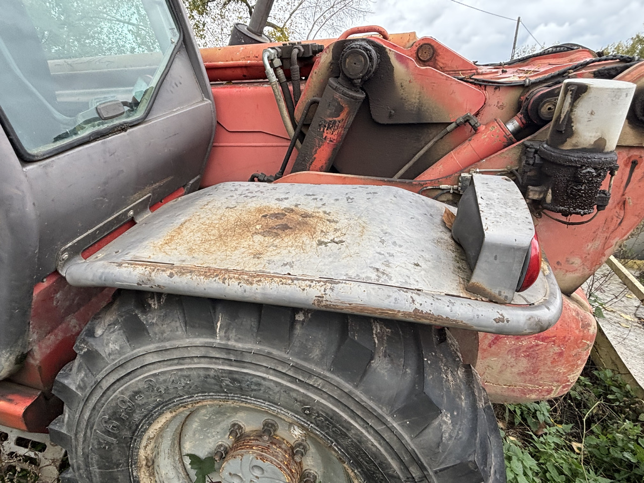 Manitou MT 1740 SLT  - Ładowarka Teleskopowa - Nadkole Błotnik Owiewka Osłona - Carrosserie et extérieur pour Engins de chantier: photos 1 Manitou MT 1740 SLT  - Ładowarka Teleskopowa - Nadkole Błotnik Owiewka Osłona - Carrosserie et extérieur pour Engins de chantier: photos 1