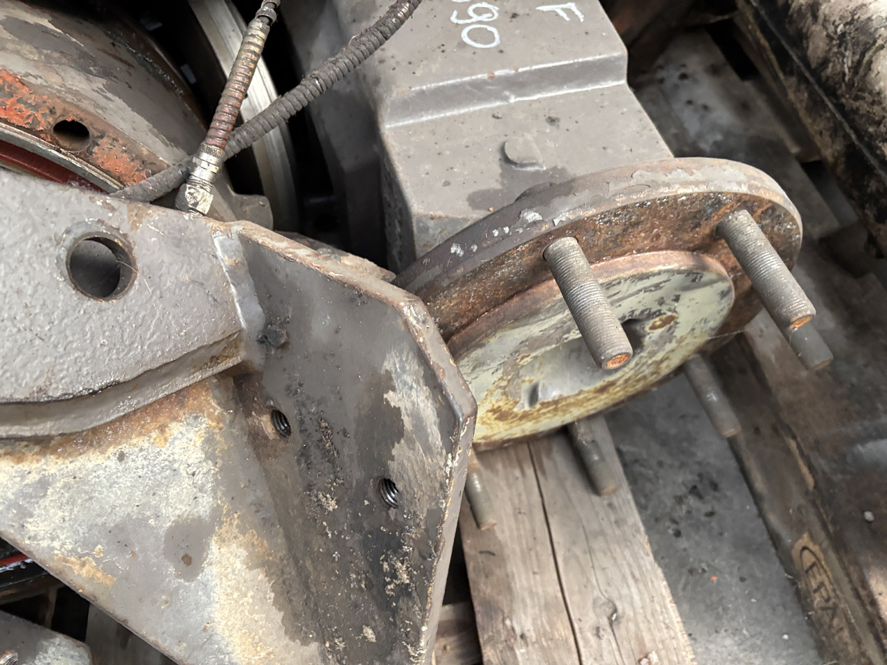 Massey Ferguson 3690 Obudowa Hamulca Tylnego Lewa 3616545M2 - Accessoire de frein pour Machine agricole: photos 3 Massey Ferguson 3690 Obudowa Hamulca Tylnego Lewa 3616545M2 - Accessoire de frein pour Machine agricole: photos 3