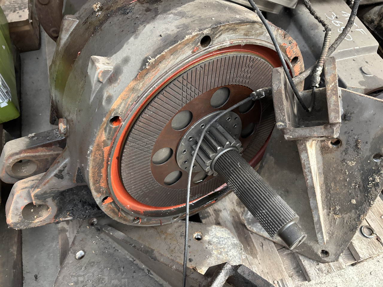 Massey Ferguson 3690 Obudowa Hamulca Tylnego Lewa 3616545M2 - Accessoire de frein pour Machine agricole: photos 2 Massey Ferguson 3690 Obudowa Hamulca Tylnego Lewa 3616545M2 - Accessoire de frein pour Machine agricole: photos 2