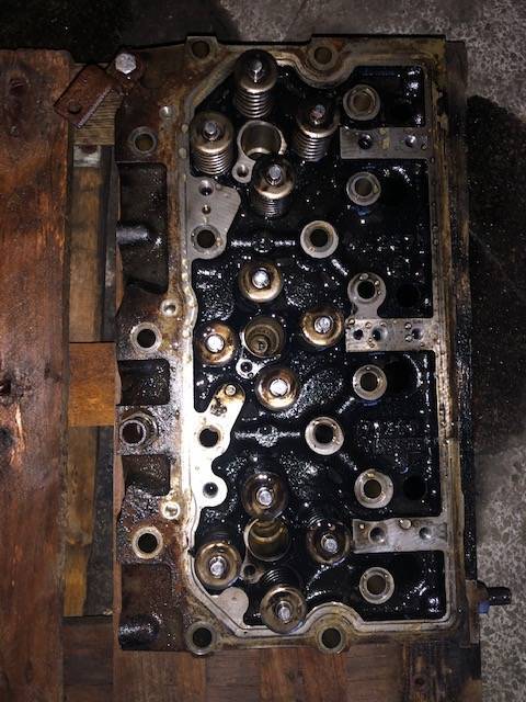 Massey Ferguson - Głowica Cylindrów - Sisu 84CTA-4V - Culasse pour Machine agricole: photos 3 Massey Ferguson - Głowica Cylindrów - Sisu 84CTA-4V - Culasse pour Machine agricole: photos 3