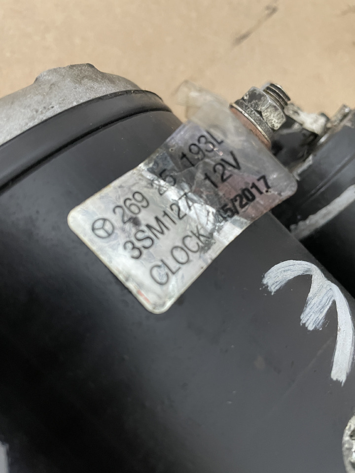 Massey Fergusson 50HX - rozrusznik 0001367040 - Démarreur pour Machine agricole: photos 2 Massey Fergusson 50HX - rozrusznik 0001367040 - Démarreur pour Machine agricole: photos 2