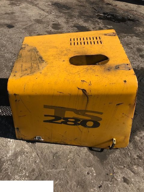 Matbro TS - Pokrywa Silnika - Capot pour Chariot télescopique: photos 2 Matbro TS - Pokrywa Silnika - Capot pour Chariot télescopique: photos 2