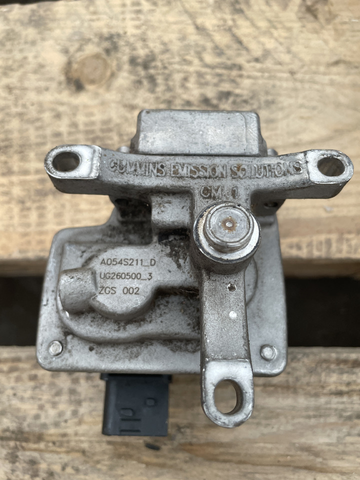 Mercedes Cummins Detroit - dozownik DEF - A0001407539 A0001405139 - Système d'échappement pour Engins de chantier: photos 3 Mercedes Cummins Detroit - dozownik DEF - A0001407539 A0001405139 - Système d'échappement pour Engins de chantier: photos 3