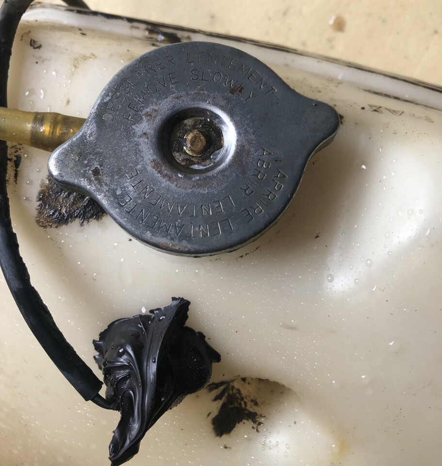 Merlo-zbiorniczek oleju jazdy/Merlo P27.9 - Réservoir hydraulique pour Machine agricole: photos 2 Merlo-zbiorniczek oleju jazdy/Merlo P27.9 - Réservoir hydraulique pour Machine agricole: photos 2