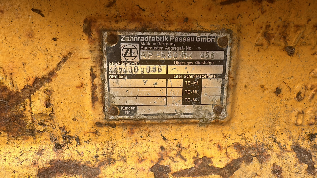 Most Napędowy ZF AP-420 , zwolnica wkład mostu części obudowa mostu - Moteur de translation pour Machine agricole: photos 4 Most Napędowy ZF AP-420 , zwolnica wkład mostu części obudowa mostu - Moteur de translation pour Machine agricole: photos 4