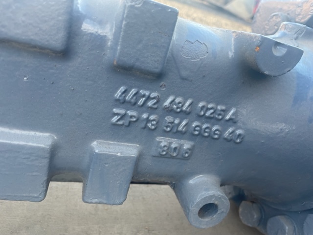 Most napędowy ZF APL-R 725 zwolnica zwrotnica Półoś obudowa mostu - Essieu et pièces pour Machine agricole: photos 4 Most napędowy ZF APL-R 725 zwolnica zwrotnica Półoś obudowa mostu - Essieu et pièces pour Machine agricole: photos 4