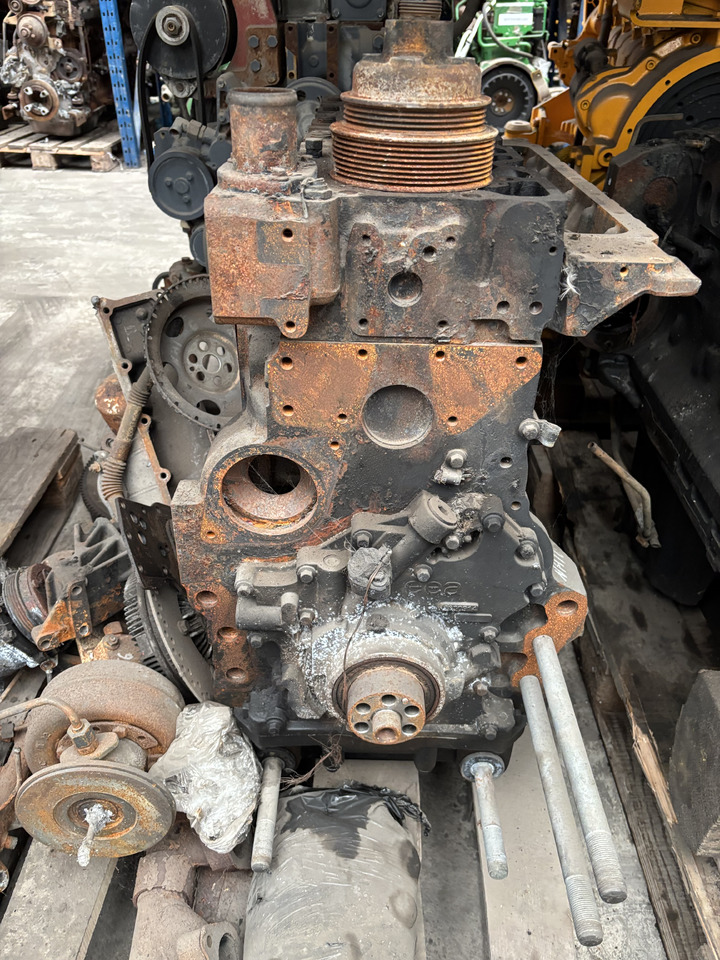 New Holland T6.175 Silnik 4.5 L 175 KM Na Części - Moteur pour Machine agricole: photos 3 New Holland T6.175 Silnik 4.5 L 175 KM Na Części - Moteur pour Machine agricole: photos 3