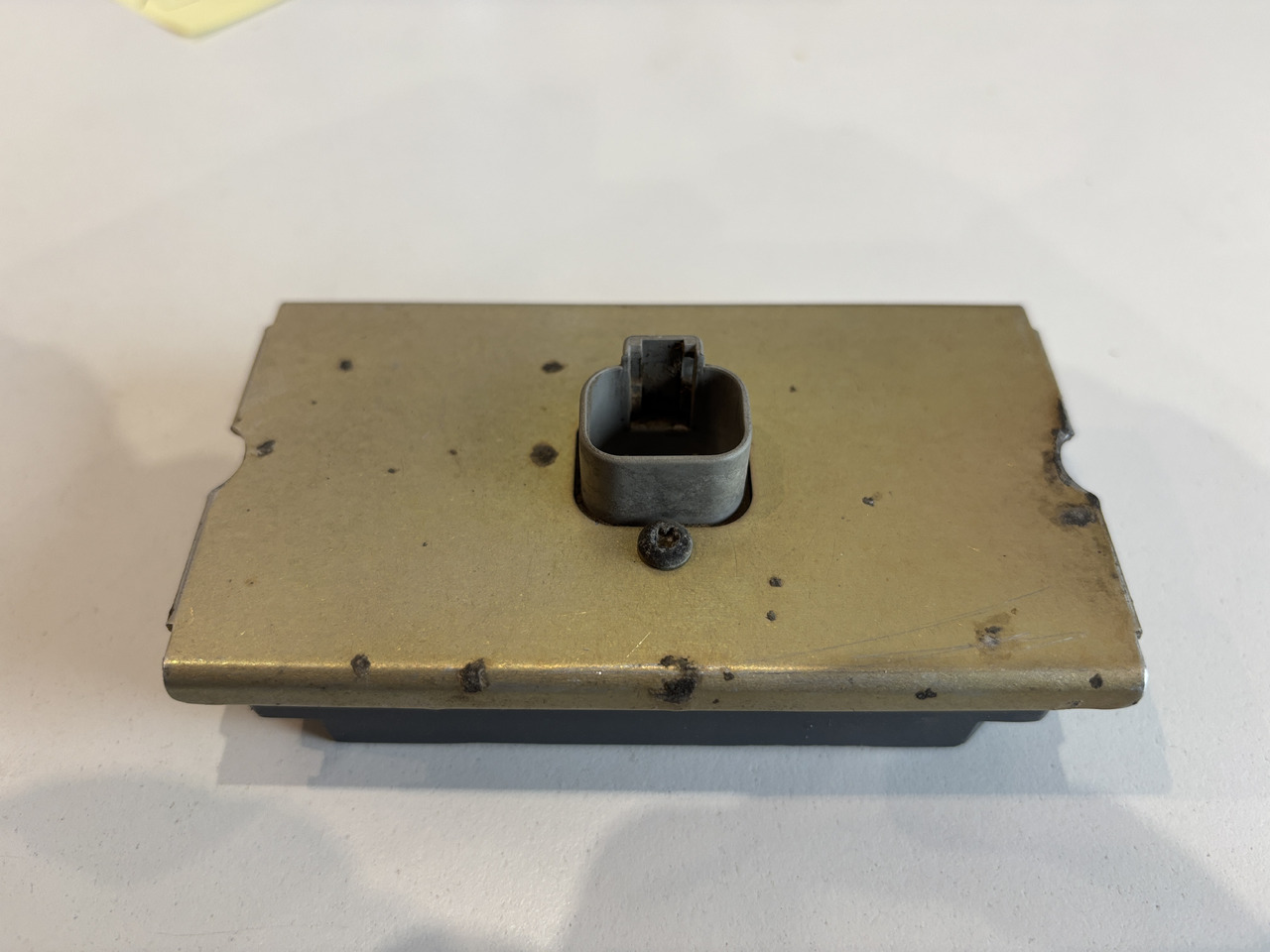 New Holland T6 T7 T8 T9 TG TJ - moduł sterownik 4-pinowy 284638A2 - Bloc de gestion pour Machine agricole: photos 2 New Holland T6 T7 T8 T9 TG TJ - moduł sterownik 4-pinowy 284638A2 - Bloc de gestion pour Machine agricole: photos 2