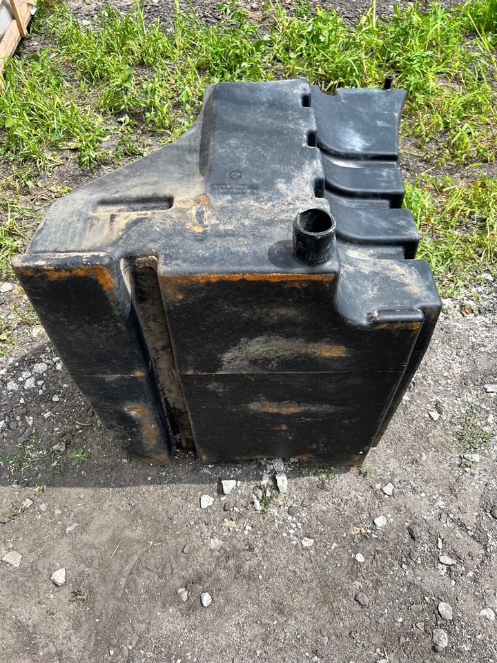 New Holland T80x0 Zbiornik paliwa 87358308 - Réservoir de carburant pour Machine agricole: photos 3 New Holland T80x0 Zbiornik paliwa 87358308 - Réservoir de carburant pour Machine agricole: photos 3