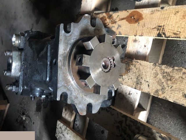 Terex TL310 - Pompa Jazdy Hydrostat - Pompe hydraulique pour Chargeuse sur pneus: photos 1 Terex TL310 - Pompa Jazdy Hydrostat - Pompe hydraulique pour Chargeuse sur pneus: photos 1